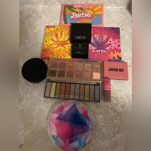 Makeup Bundle 💄- Eyeshadows, Blush, Lipstick, etc..